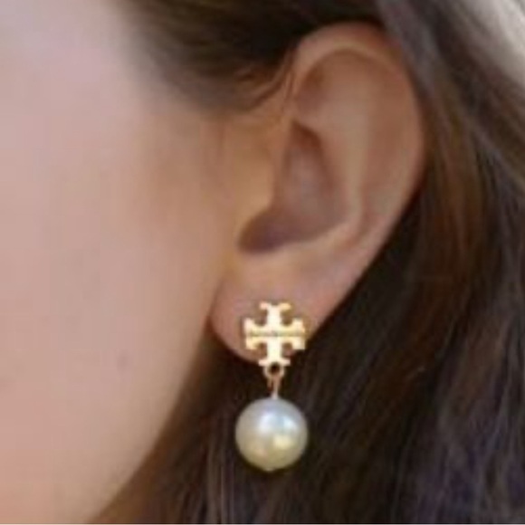 Tory Burch T-Logo Gold Pearl Drop Earrings New! - Picture 8 of 8